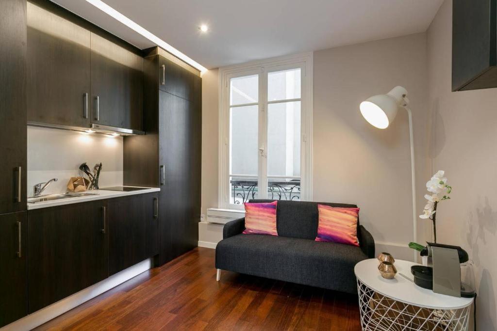 Modernized Studio - Meters From The Invalides Gardens Lejlighed Paris Eksteriør billede